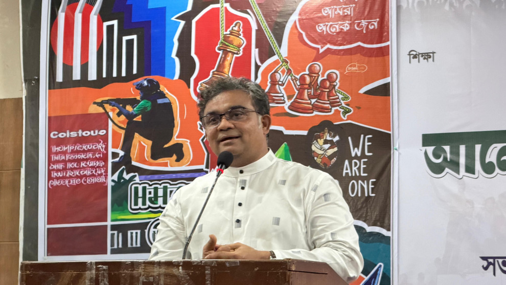 আপনার পাশের লোকদের সৎ হতে হবে তবেই শহীদদের রক্তের শোধ হবে -প্রধানমন্ত্রীকে জাবি ভিসি