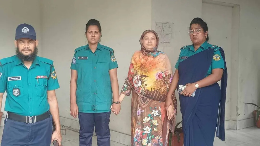 বরিশালে আইনজীবীর সহকারীকে হত্যার অভিযোগে স্ত্রী গ্রেপ্তার