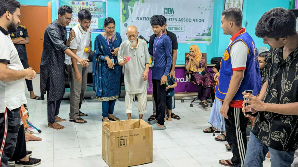 বৃদ্ধাশ্রমে ভালোবাসার ছোঁয়া: প্রবীণদের মুখে হাসি ফোটাল এনবিএ