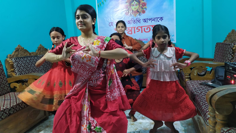 নৃত্যকে এগিয়ে নিতে খাগড়াছড়িতে অনুশীলন করছে প্রিয়ন্তী নৃত্যাঙ্গন