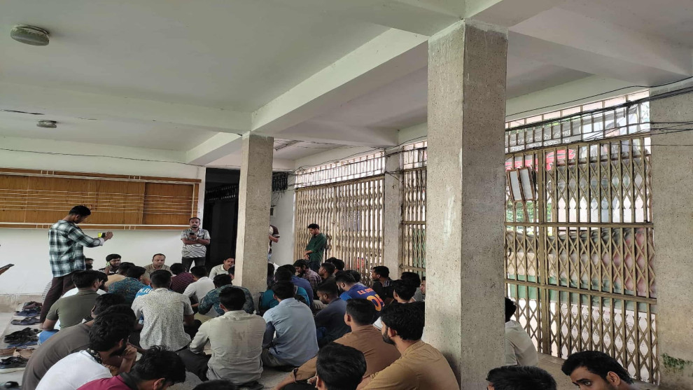 ফ্যাসিস্টদের শিক্ষক নিয়োগ বোর্ড থেকে অপসারণের দাবিতে ইবিতে ছাত্রদলের অবস্থান কর্মসূচি