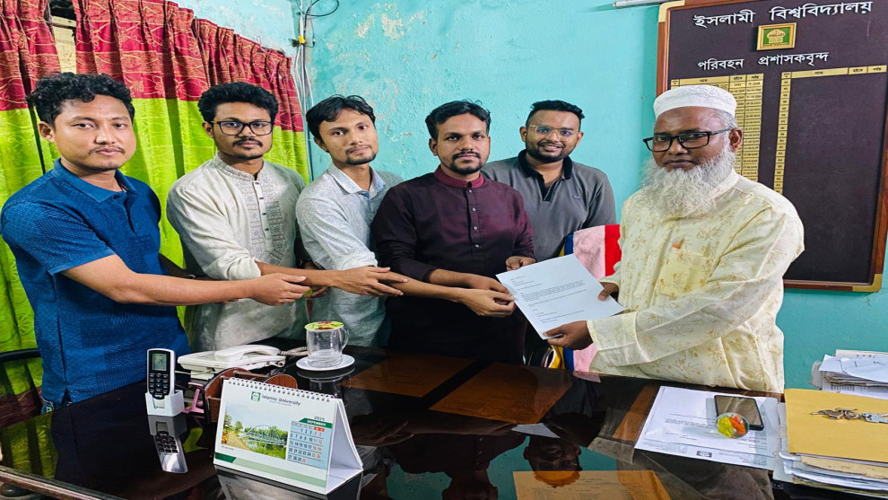 প্রতি ঘণ্টায় বাস সার্ভিস চালুর দাবি ইবি শিক্ষার্থীদের