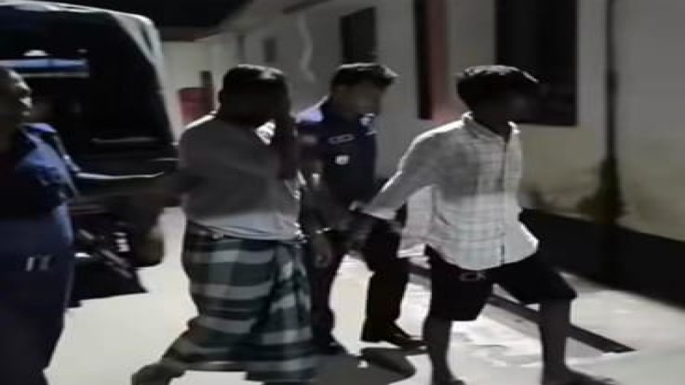 কালিয়াকৈরে গ্রেপ্তার দুই ধর্ষকের সর্বোচ্চ শাস্তির দাবিতে   বিক্ষোভকালিয়াকৈরে গ্রেপ্তার দুই ধর্ষকের সর্বোচ্চ শাস্তির দাবিতে   বিক্ষোভ