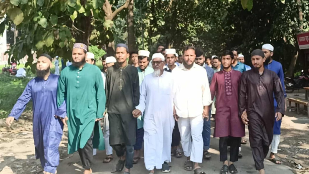 জাবিতে উগ্র হিন্দুত্ববাদী ইসকনের অপতৎপরতা ও লাগাতার ধর্ষণ নিপীড়নের প্রতিবাদে বিক্ষোভ মিছিল