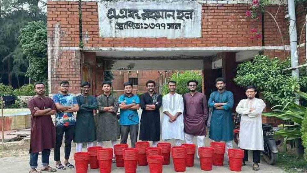 “একটি ঝুড়ি হোক নতুন পরিবর্তনের সূচনা” — পরিচ্ছন্নতার বার্তা নিয়ে হল সংসদ"