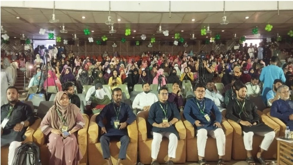 দীর্ঘ ৩৫ বছর পর জাহাঙ্গীরনগর বিশ্ববিদ্যালয়ে নবীন শিক্ষার্থীদেরকে বরণ করলো জাবি ছাত্রশিবির