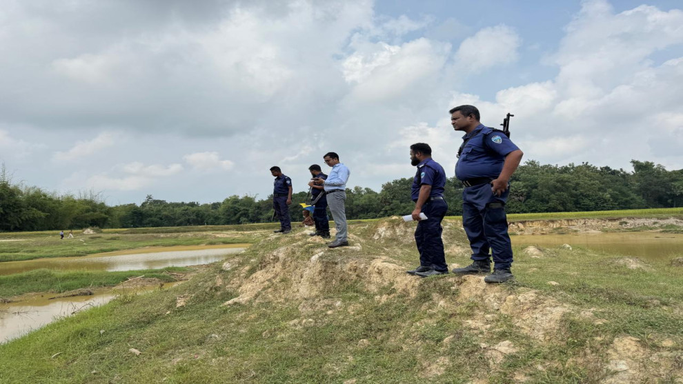 রামগড়ে অবৈধভাবে উত্তোলিত ৫ হাজার ঘন ফুট বালু জব্দ