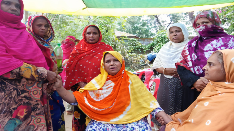বাঘায় গৃহবধূ মুন্নির মৃত্যু: আত্মহত্যা নাকি পরিকল্পিত হত্যা? তদন্ত দাবি এলাকাবাসীর
