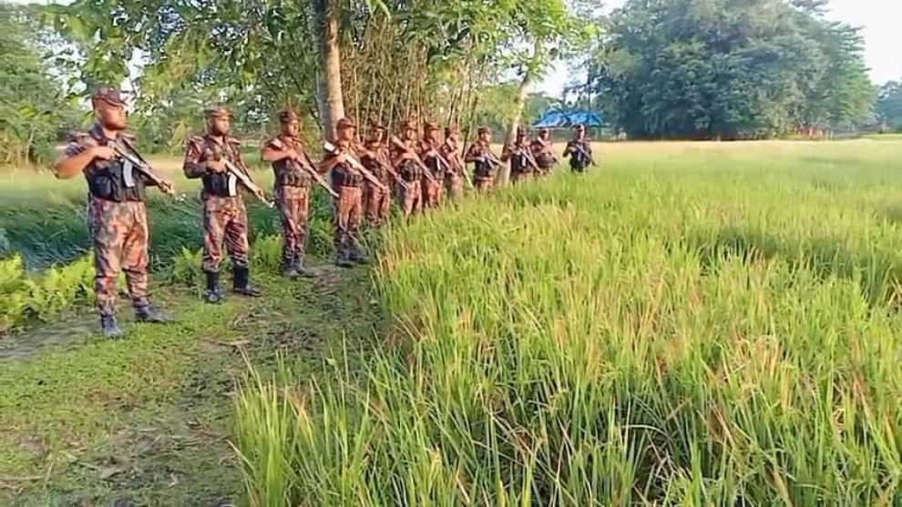 কুড়িগ্রামে সীমান্তে কঠোর নজরদারিতে বিজিবি, বিপুল পরিমাণে ভারতীয় পণ্য জব্দ