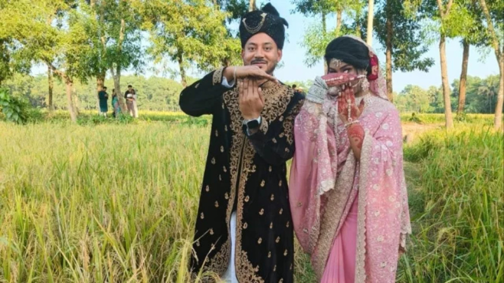 মনোনয়ন ইস্যুতে এবার ধানক্ষেতে নবদম্পতি