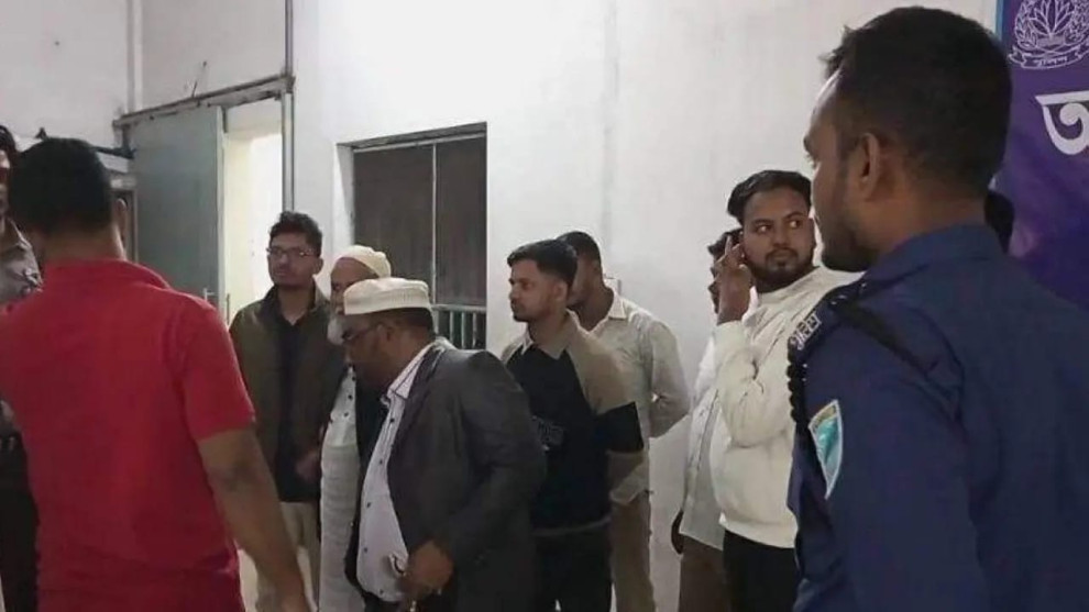 আশুলিয়ায় দুই ভোটকেন্দ্রে দখলচেষ্টার অভিযোগ, বিএনপির ১৩ নেতাকর্মী আটক