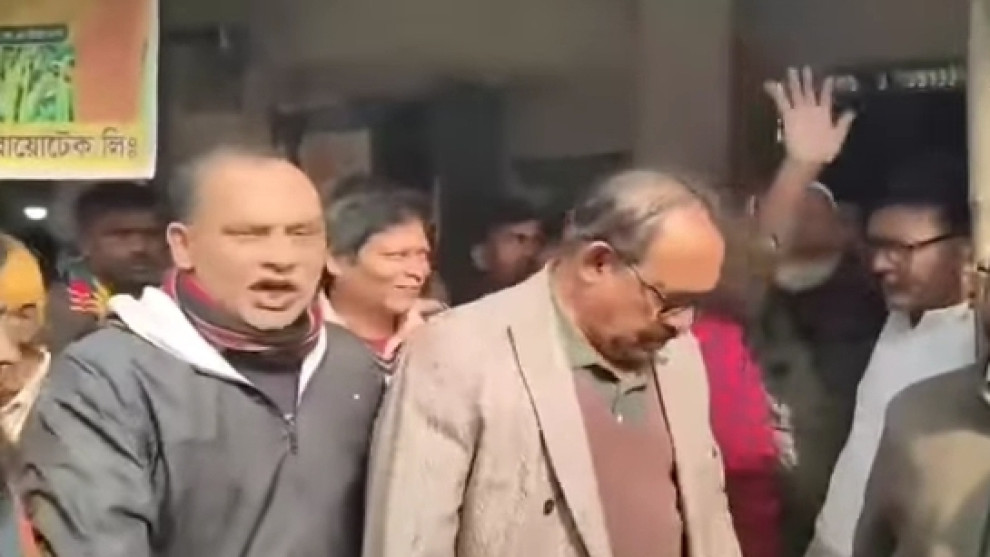 ভোটে জিতেই আ.লীগ অফিসের তালা খুললেন বিএনপি নেতা