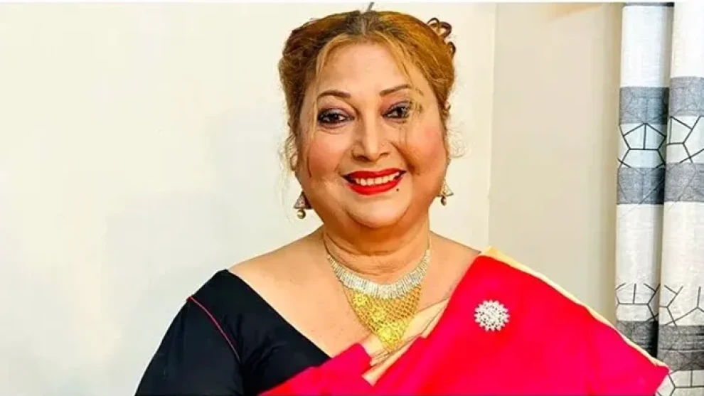 বাংলাদেশে শিল্পী হওয়া একটা অভিশাপ: রিনা খান