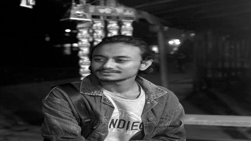 জাবিতে সাংবাদিকের পেশাগত দায়িত্ব পালনকালে এক শিক্ষার্থীর বাঁধা