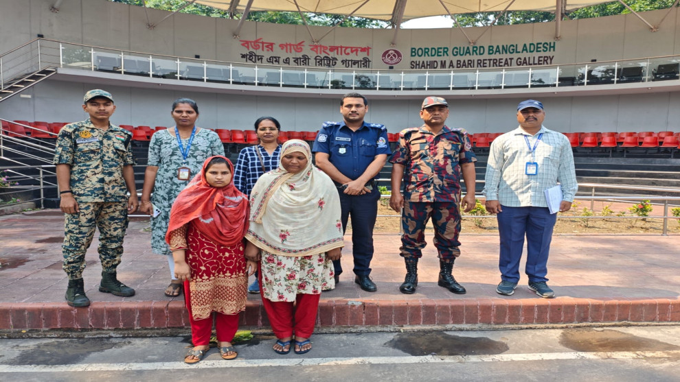 অবৈধভাবে ভারতে গিয়ে আটক: ট্রাভেল পারমিটে বেনাপোল দিয়ে ফিরলেন ২ বাংলাদেশি নারী