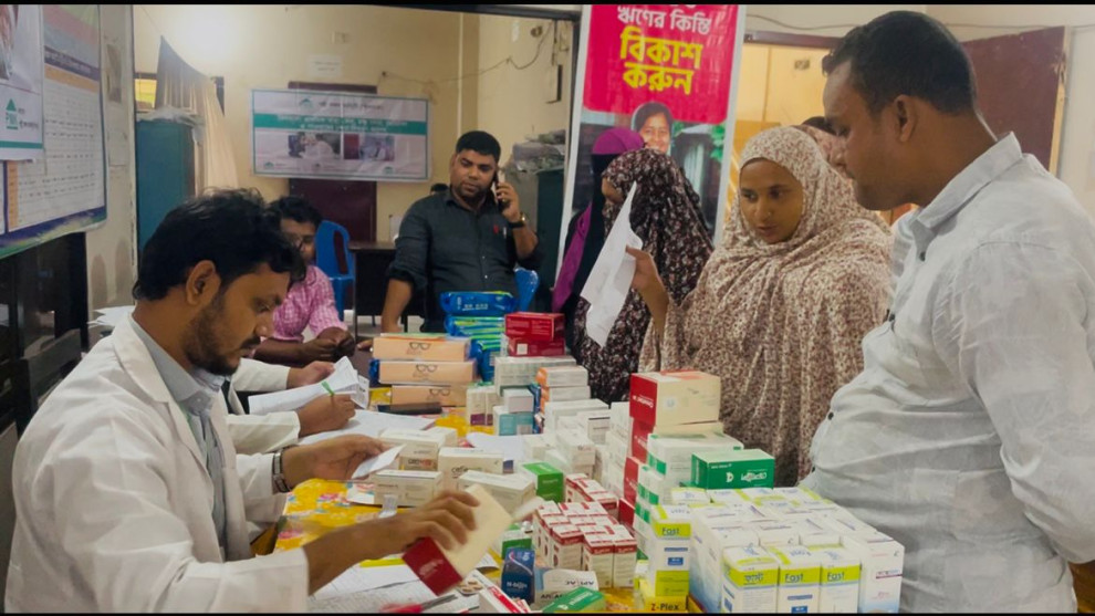 পল্লী মঙ্গল কর্মসূচীর ফ্রি মেডিকেল ক্যাম্প, ৫ শতাধিক অসহায় মানুষ সেবা পেলেন