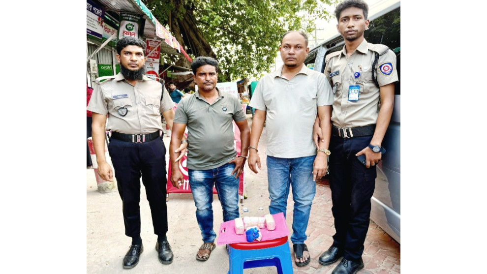 সিংগাইরে ৮ হাজার ইয়াবা উদ্ধার, দুই মাদক কারবারি আটক