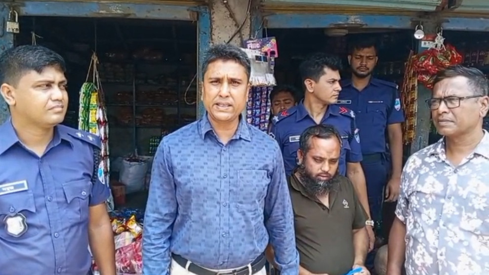 ভোক্তা অধিকার সংরক্ষণ অধিদপ্তরের অভিযানে, ব্যবসায়ীর লাখ টাকা জরিমানা