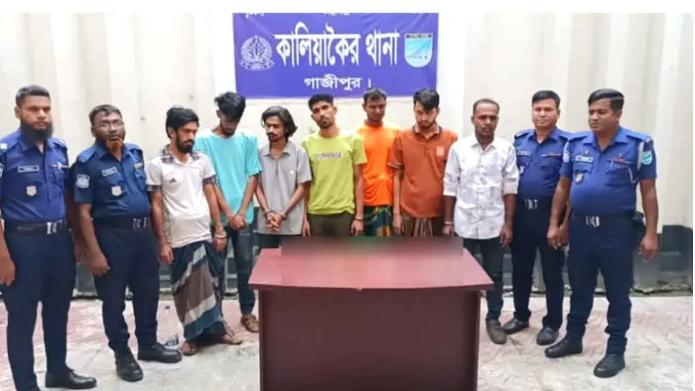 ডাকাতির প্রস্তুতিকালে ৭ জন আটক -দেশীয় অস্ত্র উদ্ধার