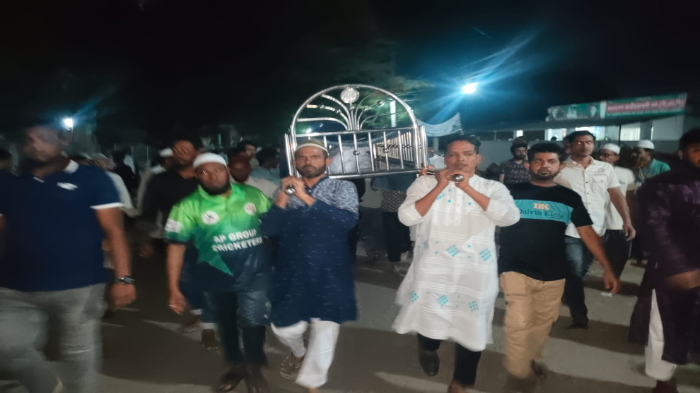 মায়ের ছায়া হারালেন স্বেচ্ছাসেবক দল নেতা মেরাজ: রামেক হাসপাতালে শেষ নিঃশ্বাস ত্যাগ