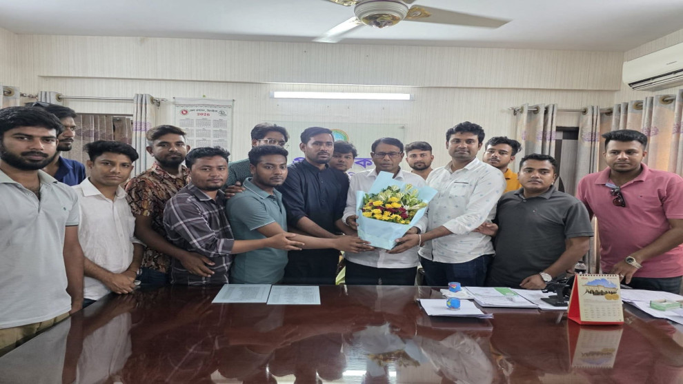 ঝিনাইদহ জেলা বিএনপির সভাপতিকে ফুলেল শুভেচ্ছা জানালেন ছাত্রদলের নবগঠিত কমিটির নেতৃবৃন্দ