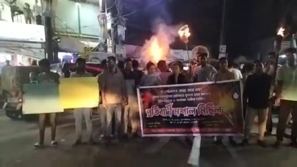 রামিসার হত্যাকারীর সর্বোচ্চ শাস্তি ফাঁসির দাবিতে  মশাল মিছিল