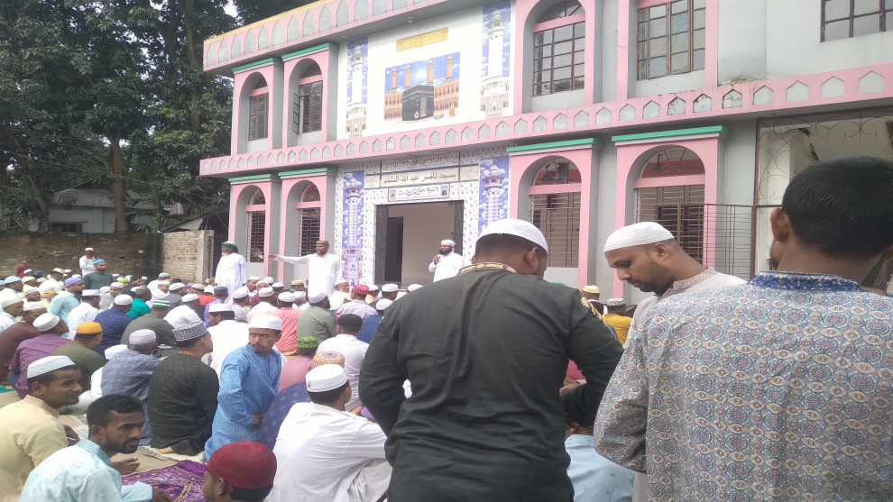 শান্তিপূর্ণ আবহাওয়ার মধ্যে কুড়িগ্রামে ঈদের জামাত আদায়