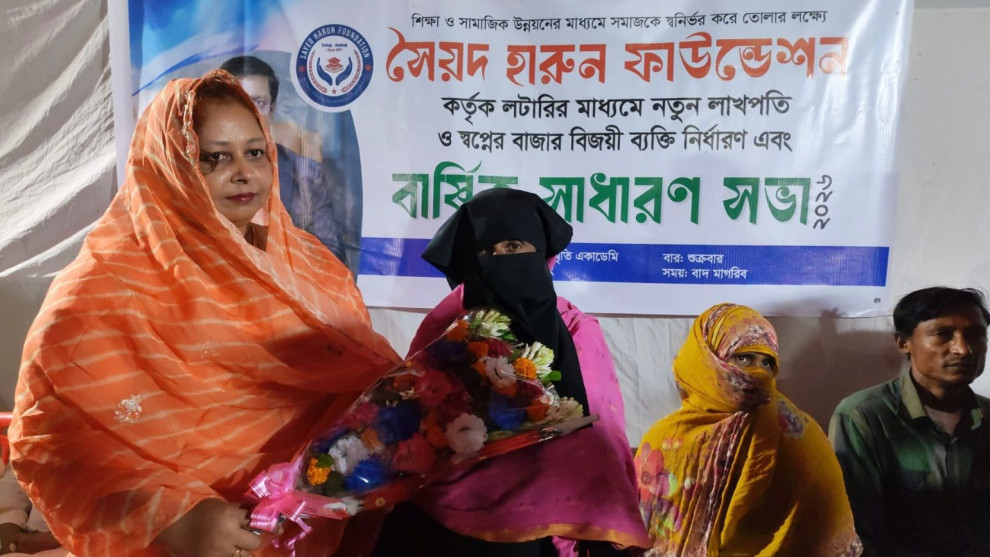 লটারিতে ভাগ্য নির্ধারণ লাখপতি দুই অসহায় মানুষ, স্বপ্নের বাজারের ৯ নির্বাচিত