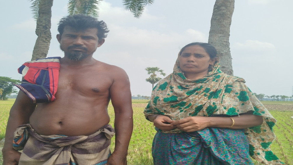 সন্ত্রাসী ভাড়া করে সাবেক শশুরবাড়ি ভাঙচুর, শশুর শাশুড়ি জখম, মাহিদিয়ায় আতঙ্ক