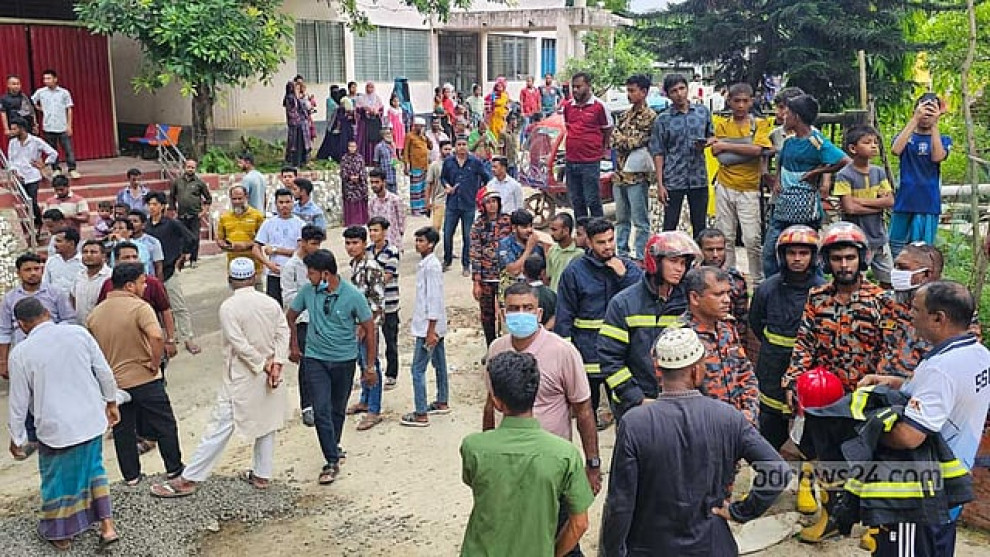 হাসপাতালে বিদ্যুৎস্পৃষ্টে ২ শ্রমিকের মৃ/ত্যু