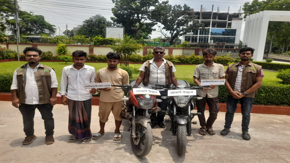 পুলিশের ধারাবাহিক সাফল্যে জেলা জুড়ে মাদক ও চোরাকারবারিসহ গ্রেফতার-১৭