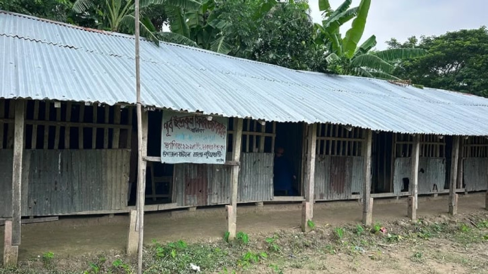 যে মাদ্রাসায় ৫ শিক্ষার্থীর জন্য শিক্ষক-কর্মচারী ১৭ জন