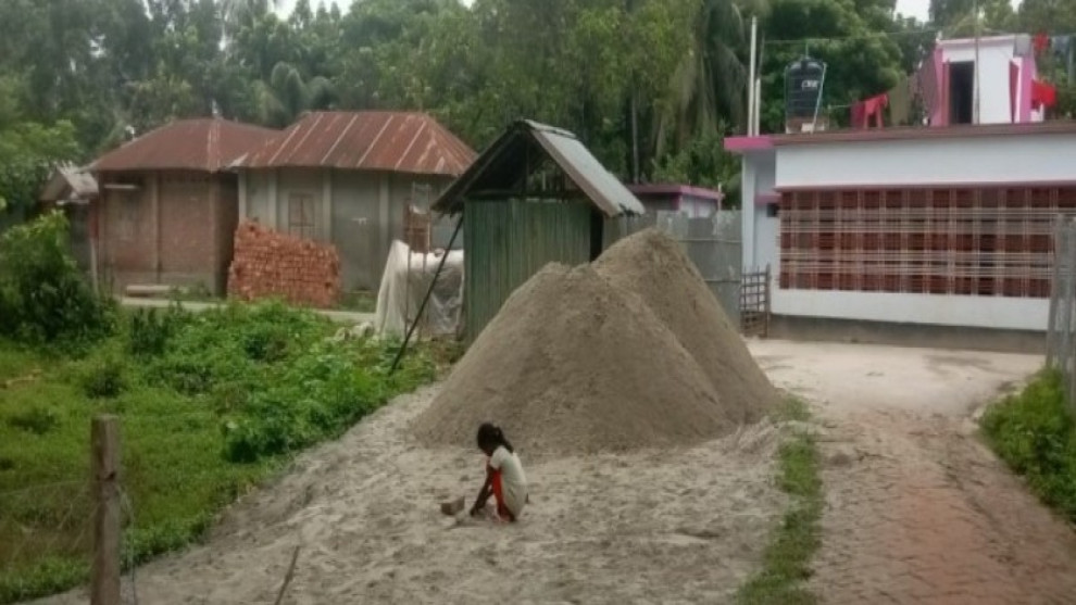 আদালতের নির্দেশ উপেক্ষা করে যশোরে মুক্তিযোদ্ধার জমি দখল