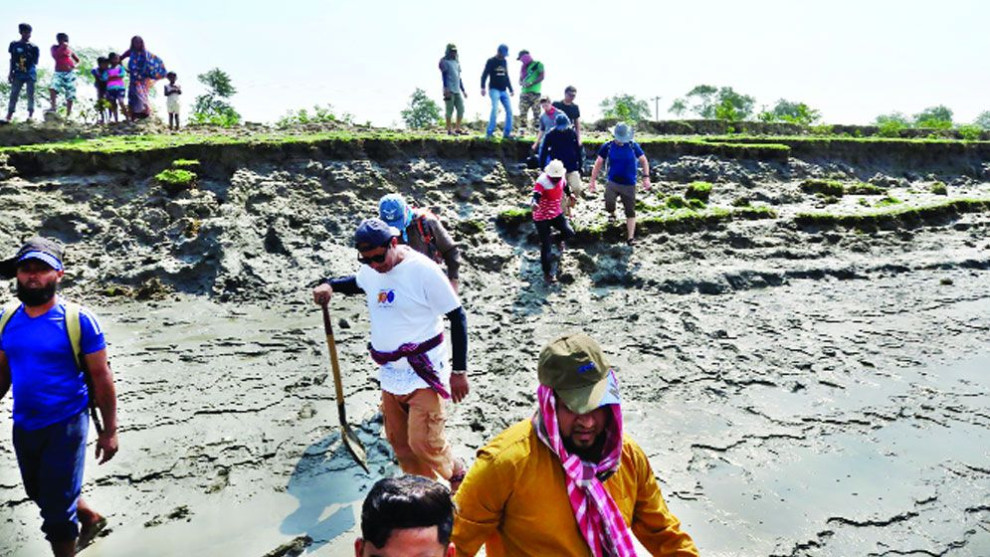 লবণাক্ততার বিরুদ্ধে বড় জয়:  সুন্দরবনের গভীরে আবিষ্কৃত হলো বিশাল সুপেয় পানির আধার