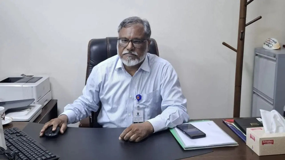 হাসপাতালের বাথরুম পরিষ্কারের দায়িত্ব সাংবাদিকদের দিতে চান স্বাস্থ্য কর্মকর্তা
