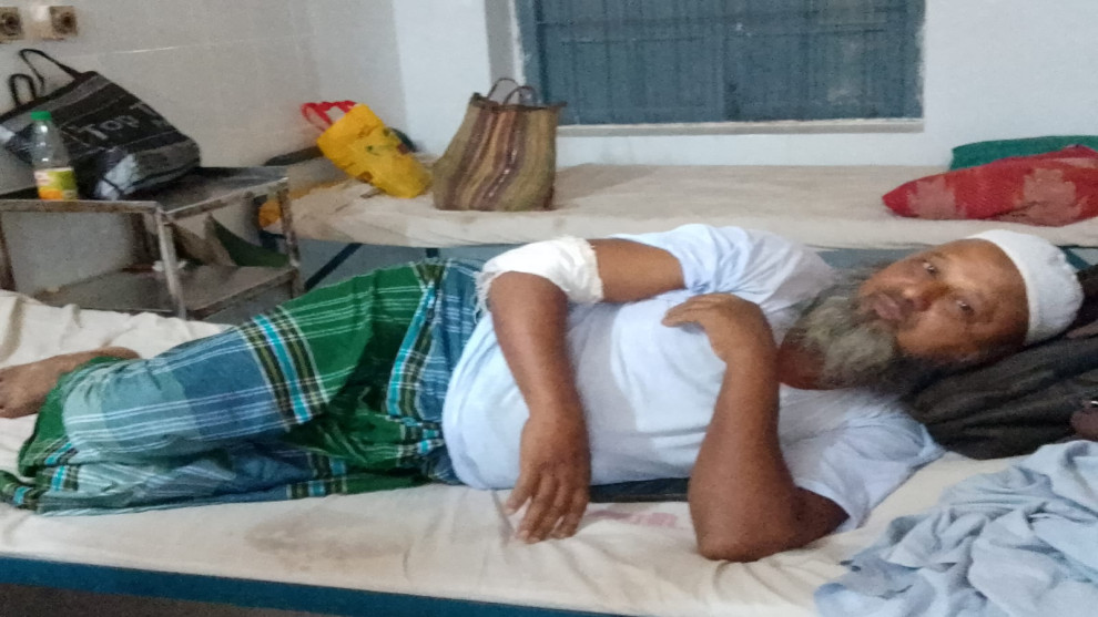 ফাজিল মাদ্রাসার অধ্যক্ষের ওপর হামলা, ফরম পূরণের ৫৮ হাজার ৫০০ টাকা ছিনতাইয়ের অভিযোগ