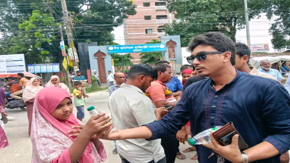ছাত্রদলের উদ্যোগে এইচএসসি পরিক্ষার্থীদের কলম, পানি ও অভিভাবকদের জন্য বিশেষ ব্যবস্থা
