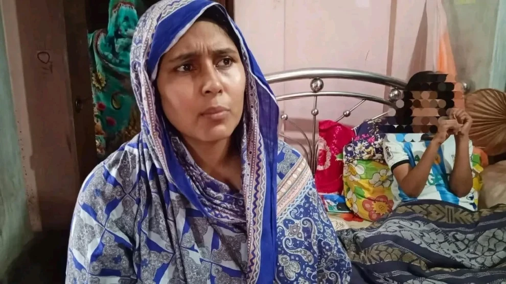মেয়েকে শাসন করায় প্রধান শিক্ষককে চড়, গ্রেপ্তার মা