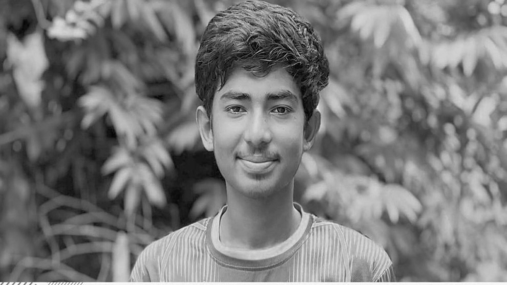 বাবা খালে মাছ ধরছিলেন, সহায়তা করতে যাওয়ার পথে কিশোরকে কুপিয়ে হত্যা