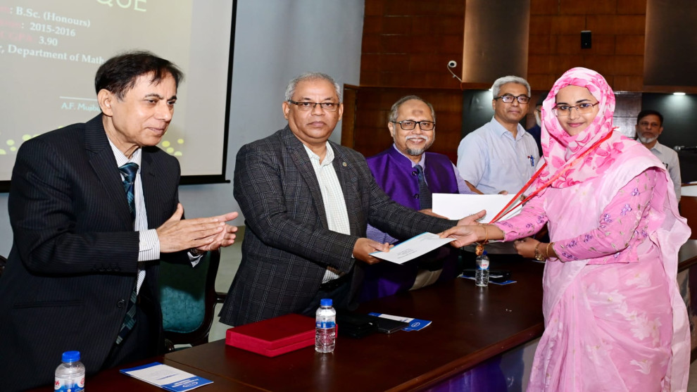 চবিতে ১১তম ‘এ এফ মুজিবুর রহমান ফাউন্ডেশন স্বর্ণপদক পুরস্কার’ অনুষ্ঠিত