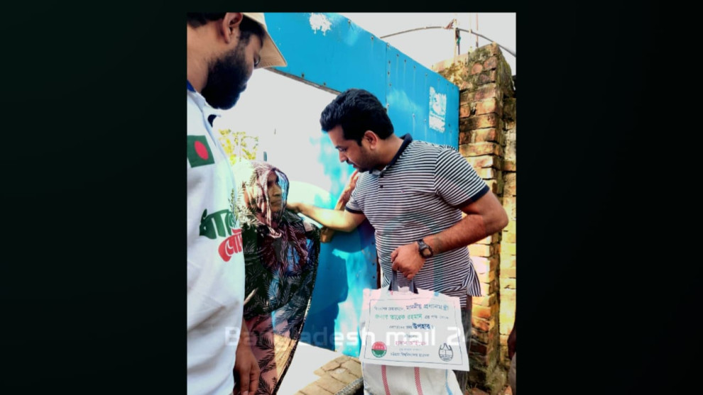 চট্টগ্রামের বাঁশখালীতে বন্যার্ত মানুষের পাশে চবি ছাত্রদল