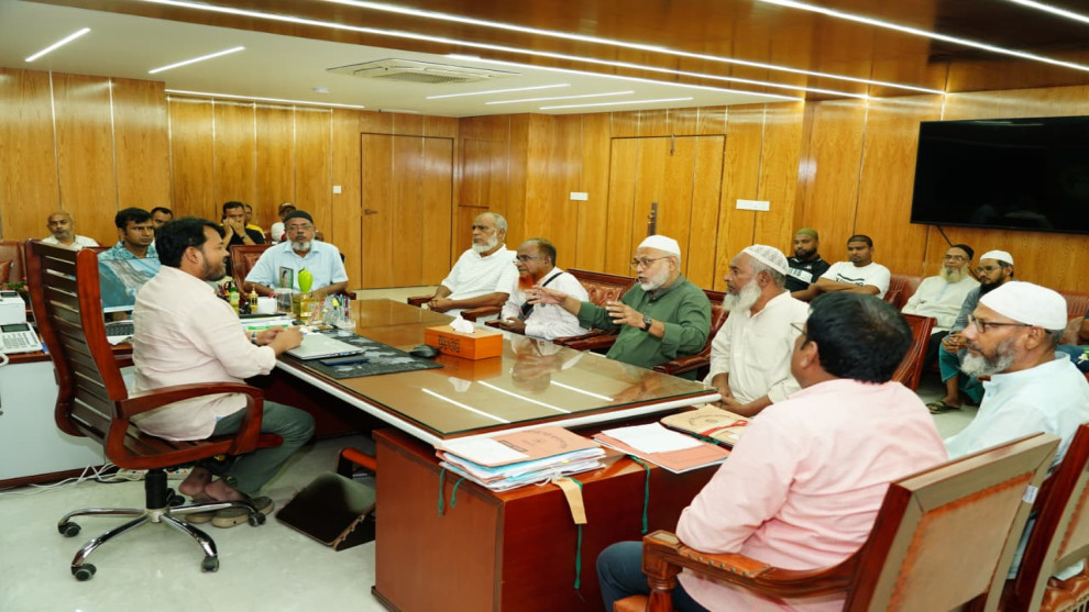 মসজিদ উন্নয়নে পাশে থাকবে রাসিক, দুই কমিটির সঙ্গে প্রশাসকের সৌজন্য সাক্ষাৎ
