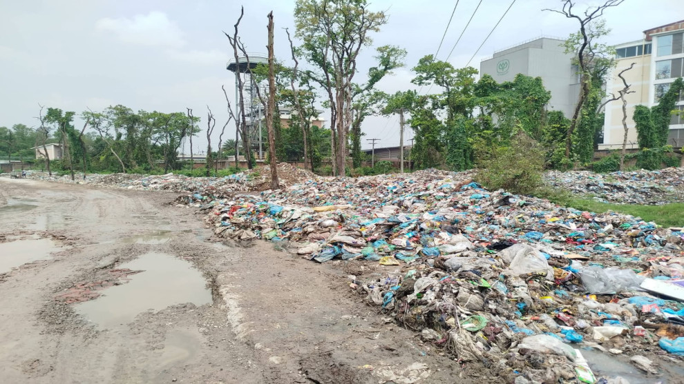 পৌরসভায় বর্জ্য ব্যবস্থাপনায় ছড়াচ্ছে নানা ধরনের রোগব্যাধি, পৌরবাসির বিক্ষোভ