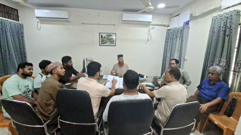 তদন্ত চলাকালীন সিএমও দায়িত্ব থেকে অব্যাহতি, ২৪ ঘণ্টার আল্টিমেটাম জাকসুর