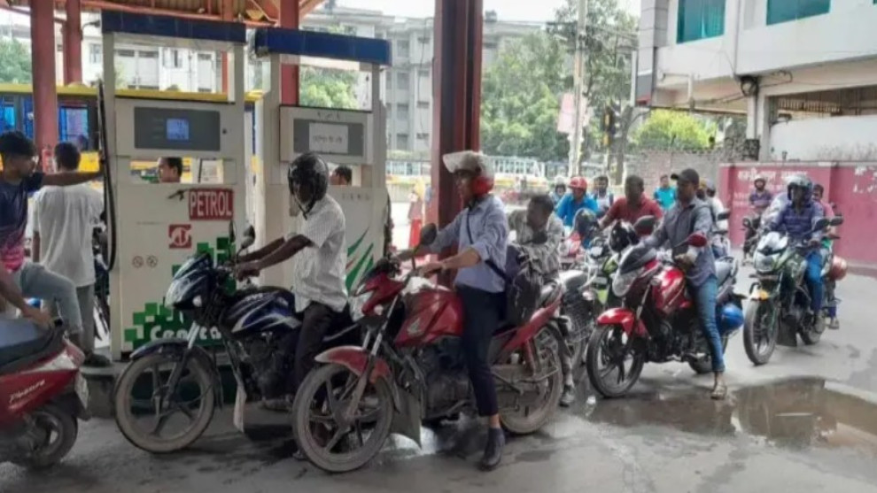 লাইসেন্স জটিলতা ও বাড়তি ব্যয়ে চাপে পেট্রোল পাম্প মালিকরা