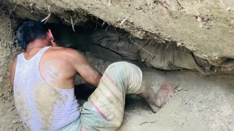 ২৪ বছর পরও অক্ষত মরদেহ, কুমিল্লায় চাঞ্চল্য