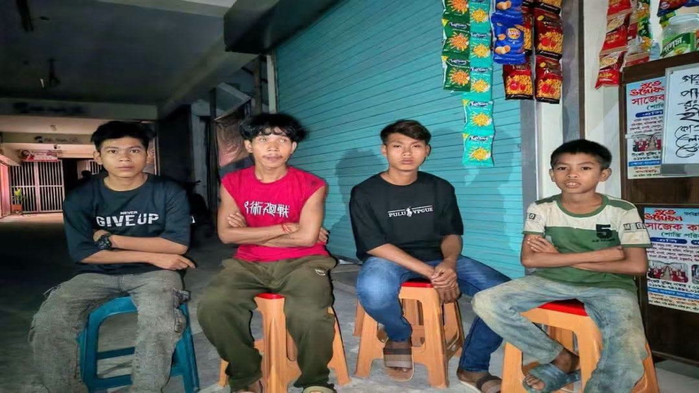 খাগড়াছড়িতে ৪ অপ্রাপ্তবয়স্ক কিশোর আটক, অভিভাবকদের জিম্মায় হস্তান্তর