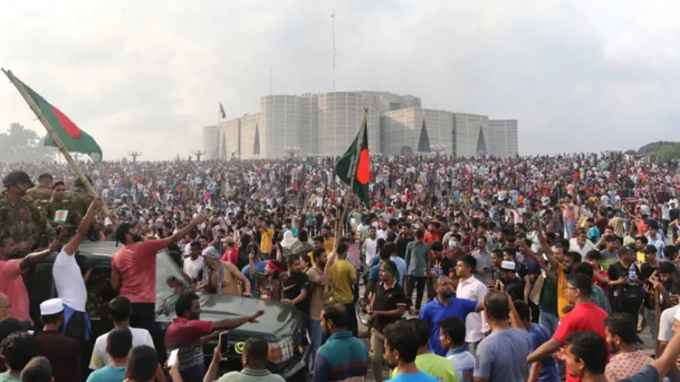 রক্তঝরা গণঅভ্যুত্থানে বদলে যায় বাংলাদেশের ইতিহাস