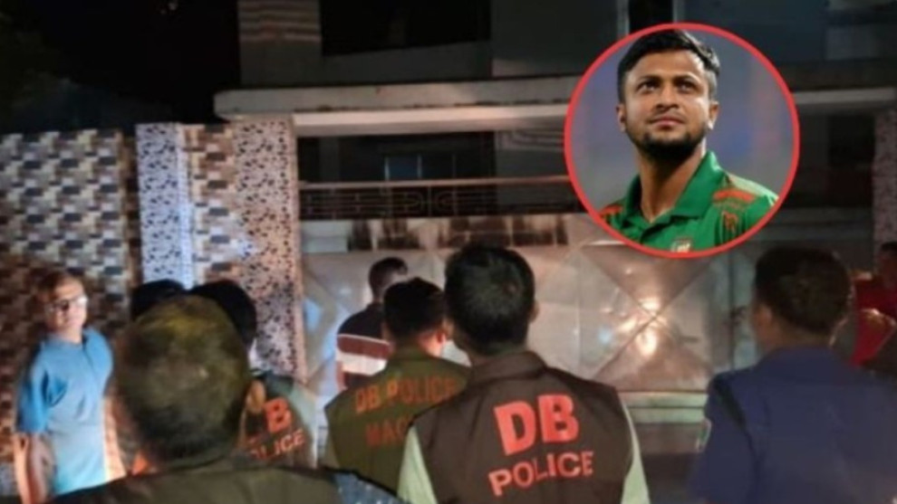 সাকিব আল হাসানের বাড়িতে আগুন