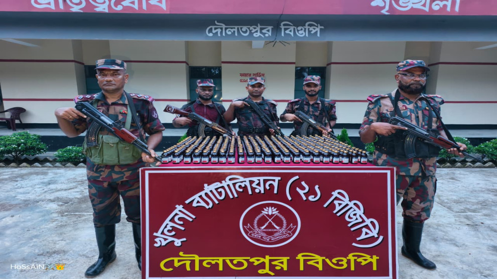 বেনাপোল সীমান্তে ৩১০ বোতল ভারতীয় উইনিক্স সিরাপ উদ্ধার